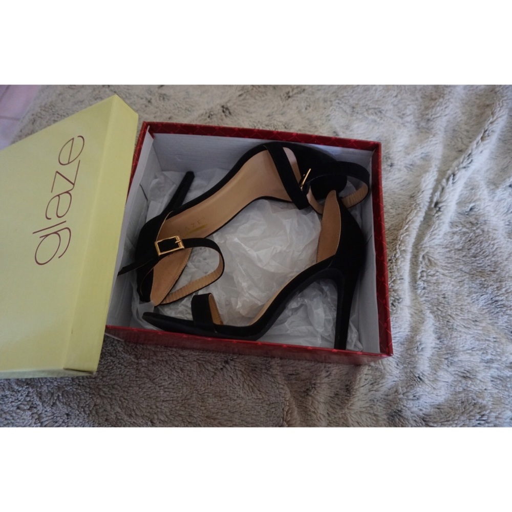 Glaze black ankle strap heels size 7 1/2